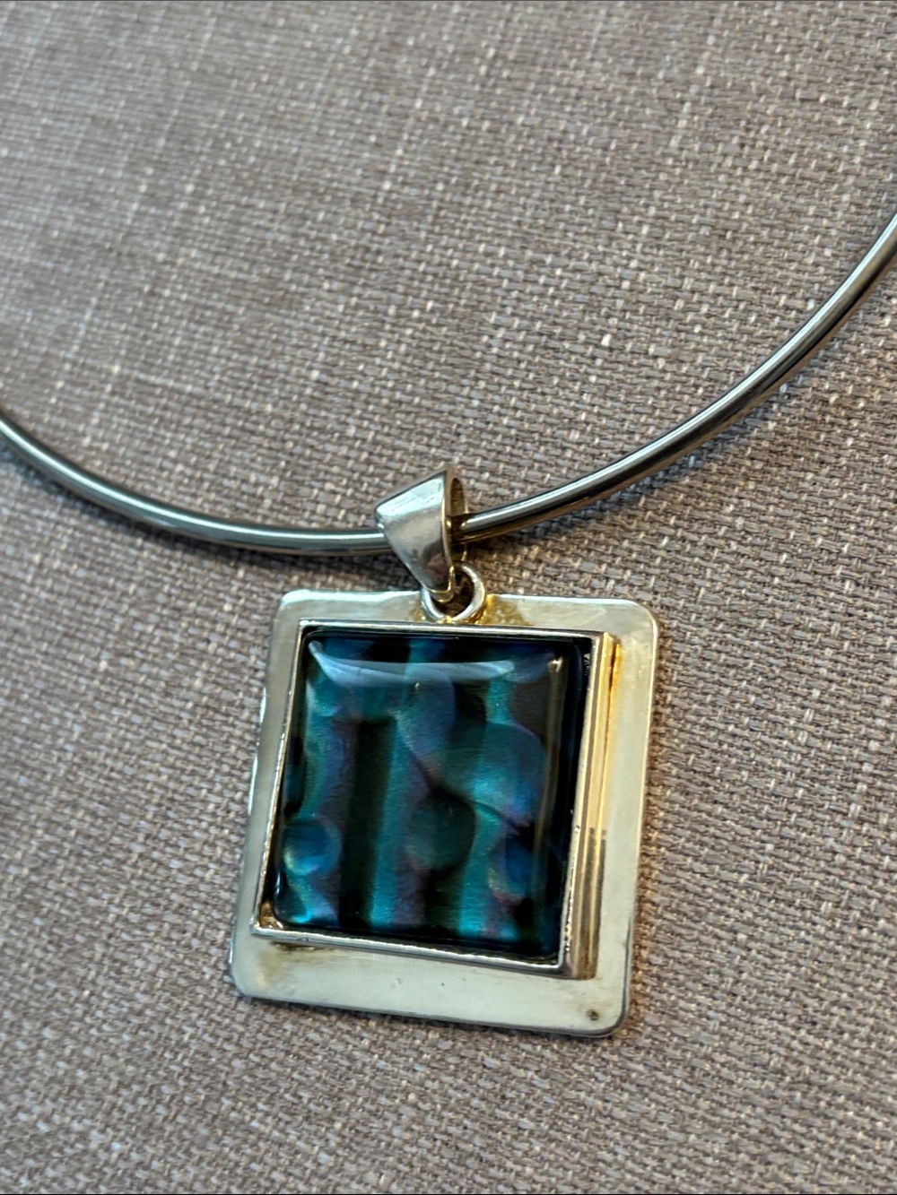Vintage signed BEST silver tone pendant and necklace - Picture 2 of 6